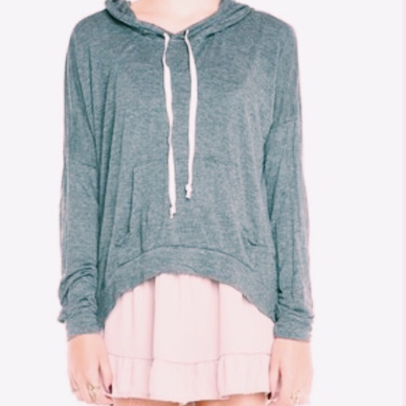 Brandy Melville Sweaters - Gray Brandy Melville Robin Hoodie