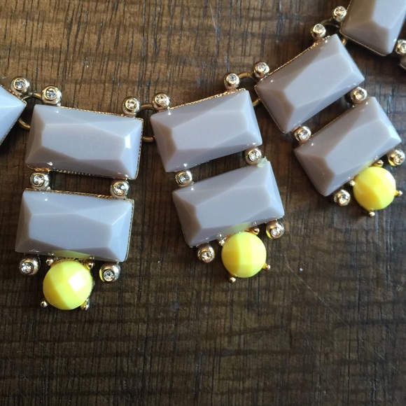 Geometric Grey & Yellow Necklace - Picture 2 of 3
