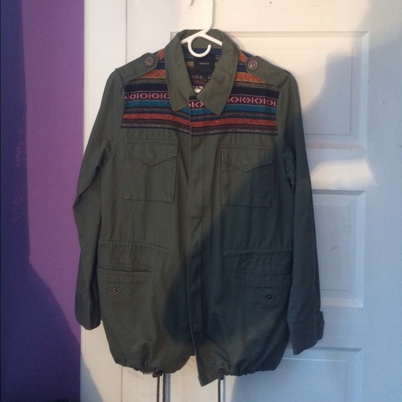 green jacket - Picture 1 of 4