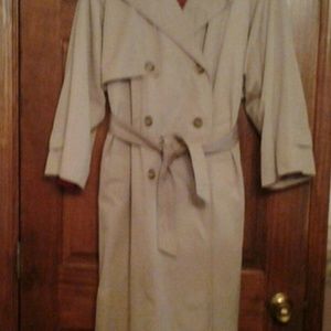 All weather trench coat. THIS IS A LONG COAT.