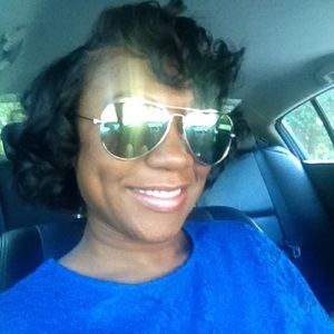 Meet your Posher, Ebony