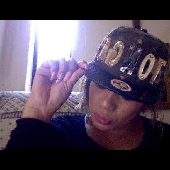 Meet your Posher, Ola