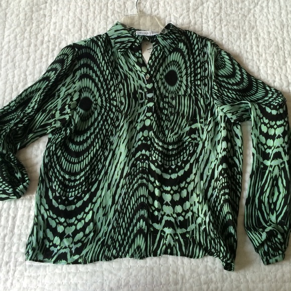 Chelsea Flower shirt size small, brand new, tags.
