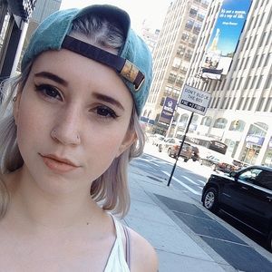 Meet your Posher, Simone