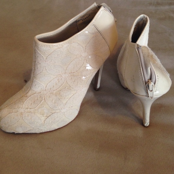 Heeled booties - Picture 2 of 2