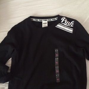 VS black crew neck