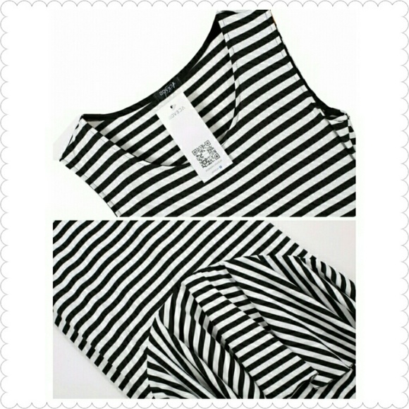 **SOLD**Black n White Sleeveless Maxi Mermaid - Picture 4 of 4