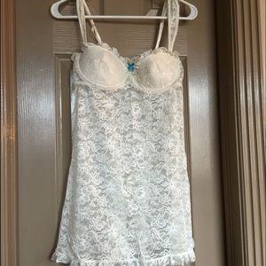 VIctoria's Secret White Lace Lingerie Size 36C