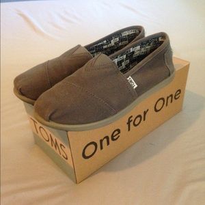 Toms
