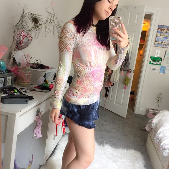 SOLD💛Boho boutique crochet inset top💚 - Picture 2 of 3