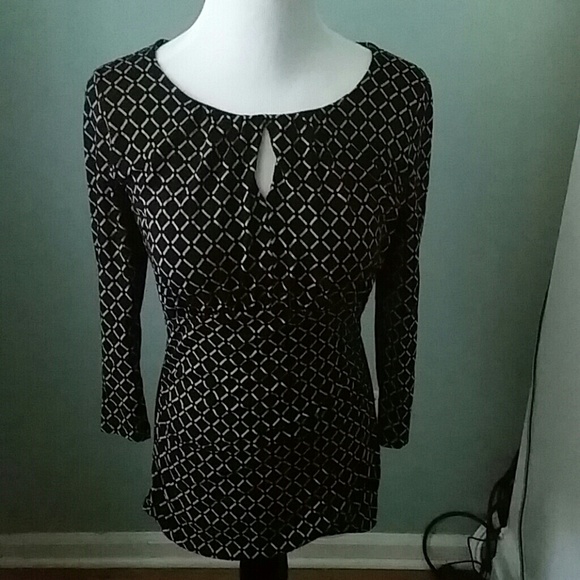 Banana republic patterned top with keyhole size XS