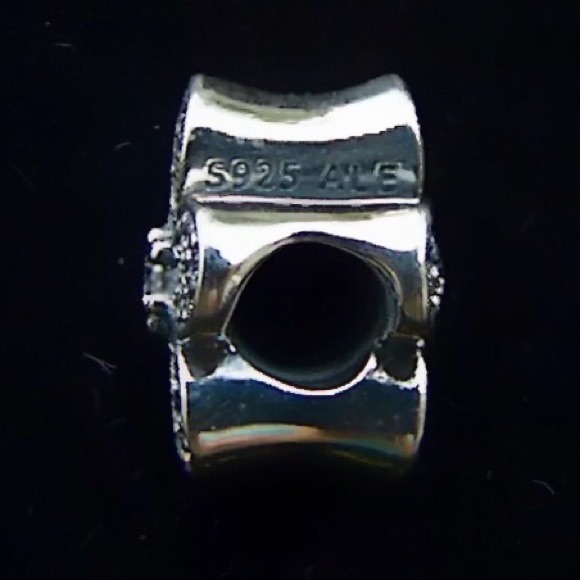 Pandora Daisy Pave Silver Charm NEW! - Picture 3 of 3