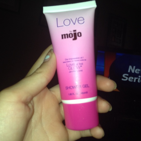 Love by mojo shower gel