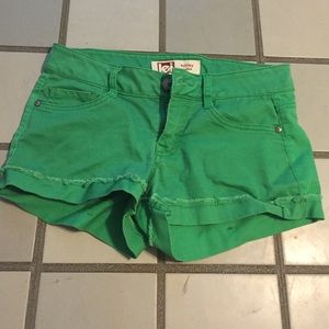 Size 3 Green l.e.i. ashley low rise shorts