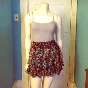 Zigzag pattern ruffled skirt