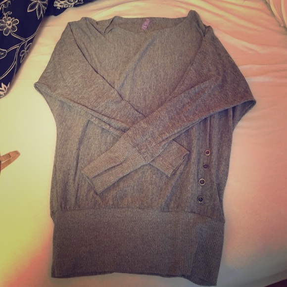 Long sleeve gray shirt from pac sun