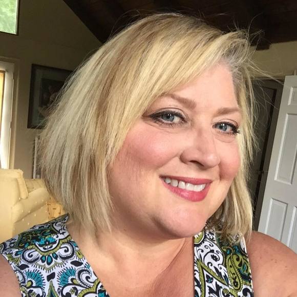 Meet your Posher, Courtney