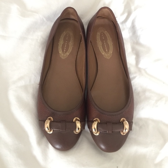 Elie Tahari brown flats fits like size 7