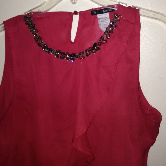 Red top - Picture 2 of 3