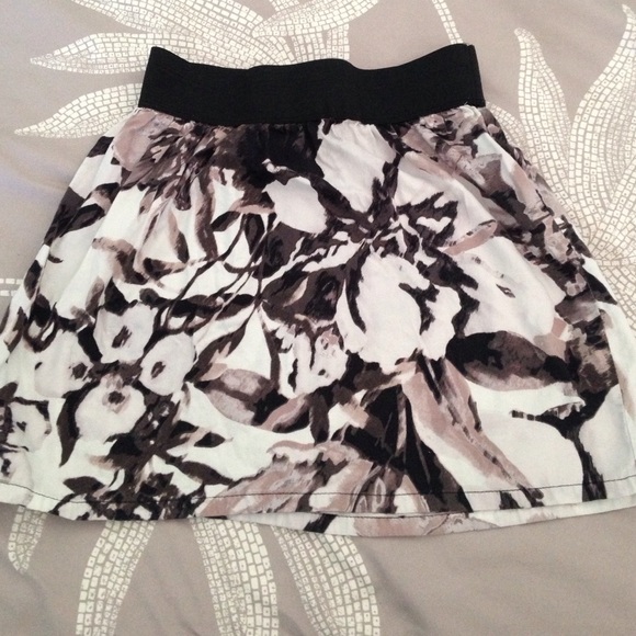 One Clothing Floral Skirt