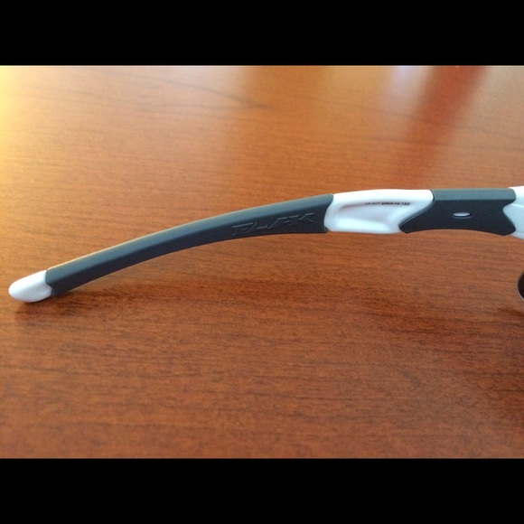 Sold on eBay. Oakley Flak Jacket size 63|14 133 - Picture 4 of 4