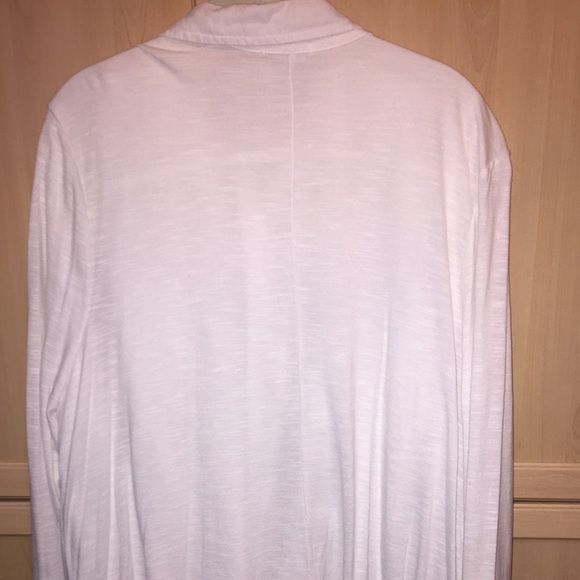 ⚪️ White Old Navy Cardigan ⚪️ - Picture 2 of 3