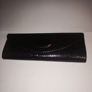 Nine West clutch. Snap button. Chain/leather strap