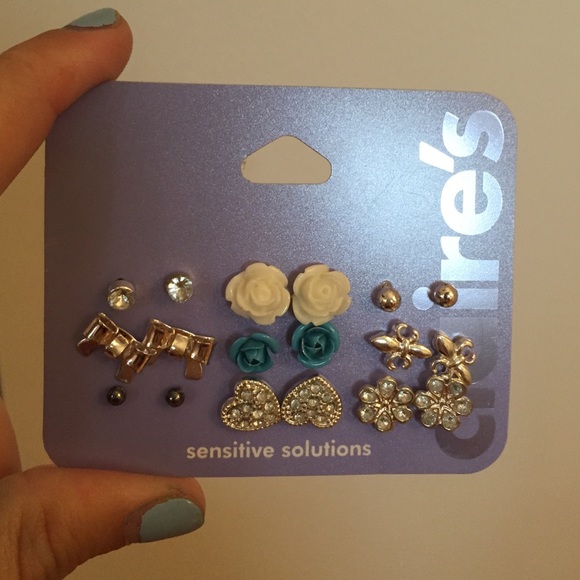 Claire's earrings