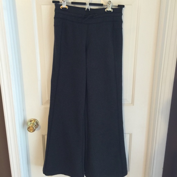 Lululemon flared workout pants