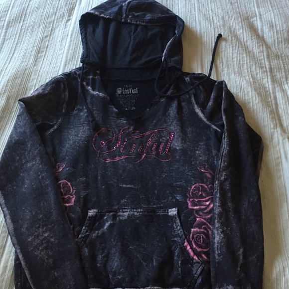 Sinful sweatshirt 🌸🌸🌷🌷☀️☀️