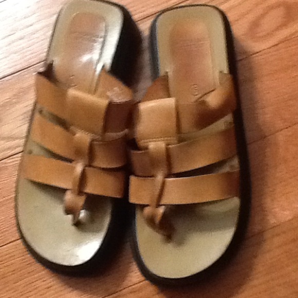 Platform sandals - Picture 2 of 3