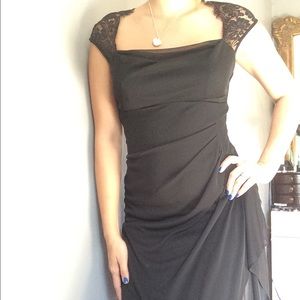 Floor length, Black dress.