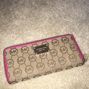 Michael Kors Continental Wallet