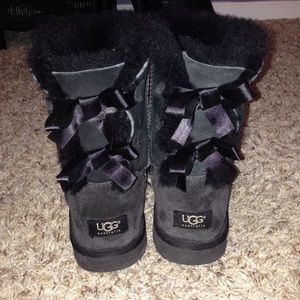Black Bailey Bow Uggs