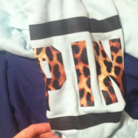 Light blue and cheetah funnel neck - Picture 2 of 3