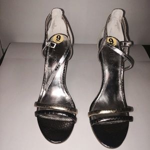 Guess straps sandals