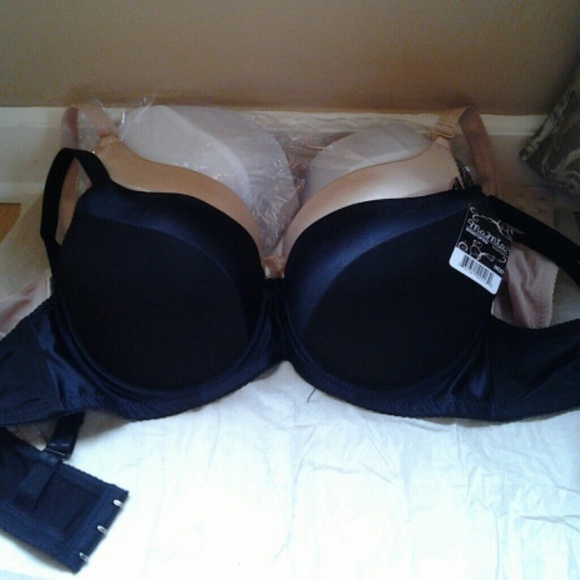 SOLD**NWt: Bundle of three 38DD push-up bras