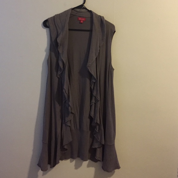 Very long, flowing, sleeveless throw by Elle