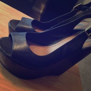 Steve Madden black leather wedges