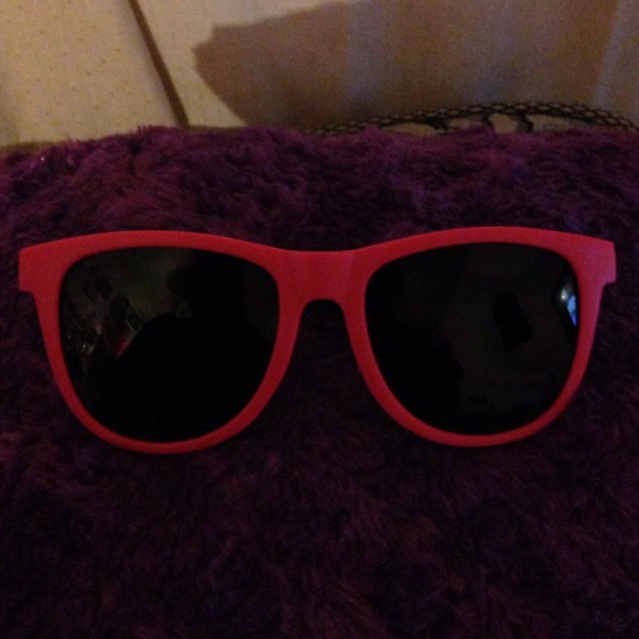 Pink sunglasses - Picture 2 of 4