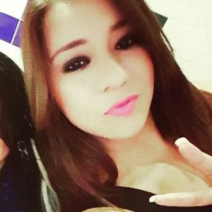 Meet your Posher, Mora