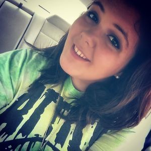 Meet your Posher, Leanne