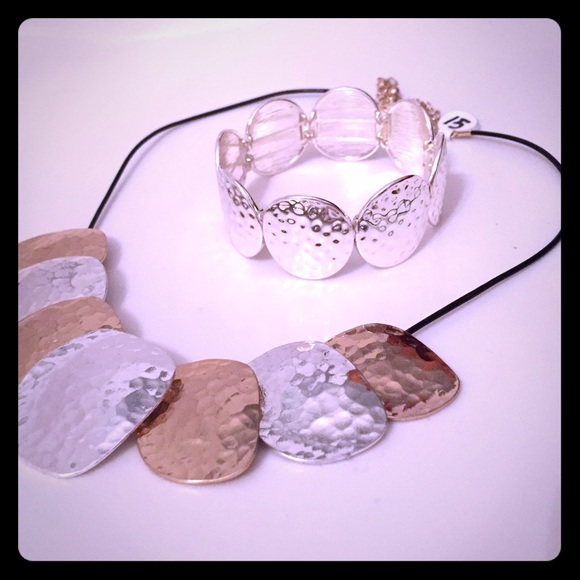 🔒 Hammered Necklace / Bracelet Set 🔒 - Picture 1 of 3