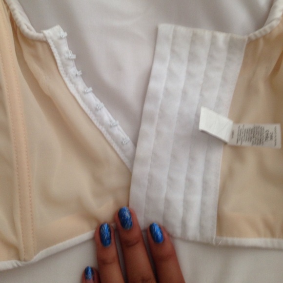 Bustier - Picture 4 of 4