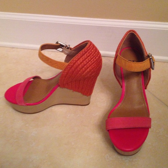 Gianni Bini Wedges