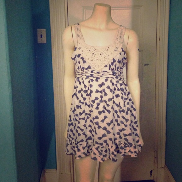 Bow dress with lace top