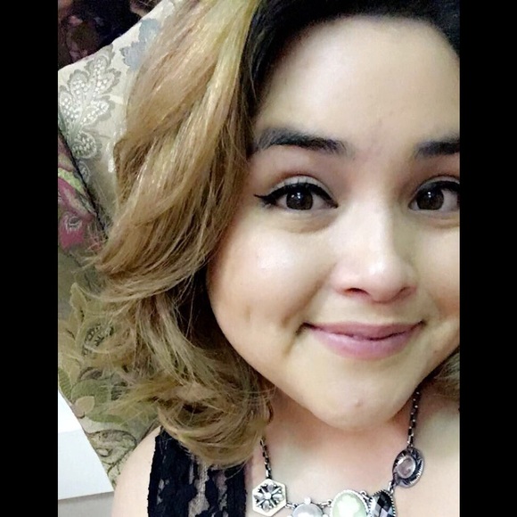 Meet your Posher, Raquel - Picture 3 of 3