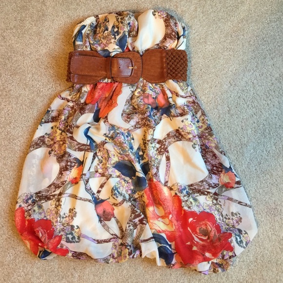 Floral dress size medium (fits pretty small though - Picture 1 of 2