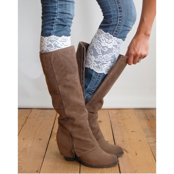 Accessories - White Lace Leg Warmer