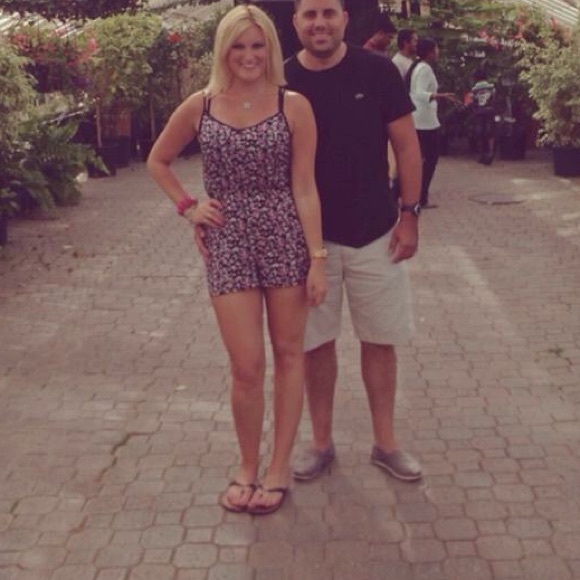 🎀HOST PICK🎀 Black Floral Romper - Picture 3 of 3